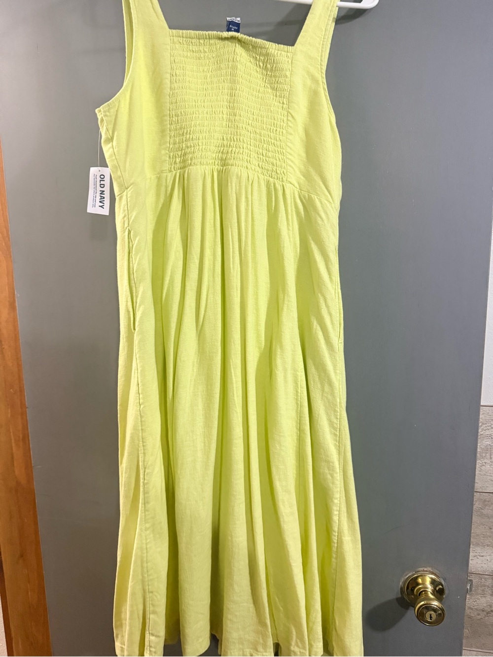 Old Navy Lemon Yellow Sundress. Has pockets. Never worn. Has tags.
